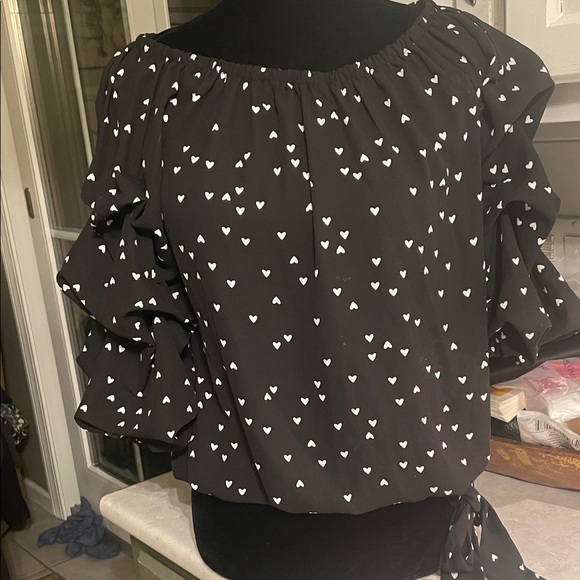 CeCe Ruffle Sleeves Off-Shoulder Blouse - Picture 2 of 7